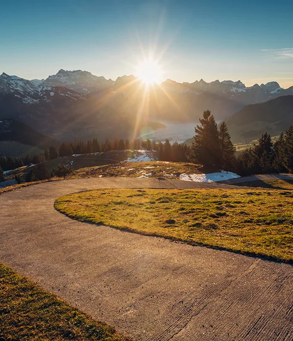 sonnenuntergang in den bergen