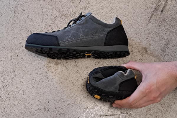 barfuß wanderschuh mit flexibler vibramsohle